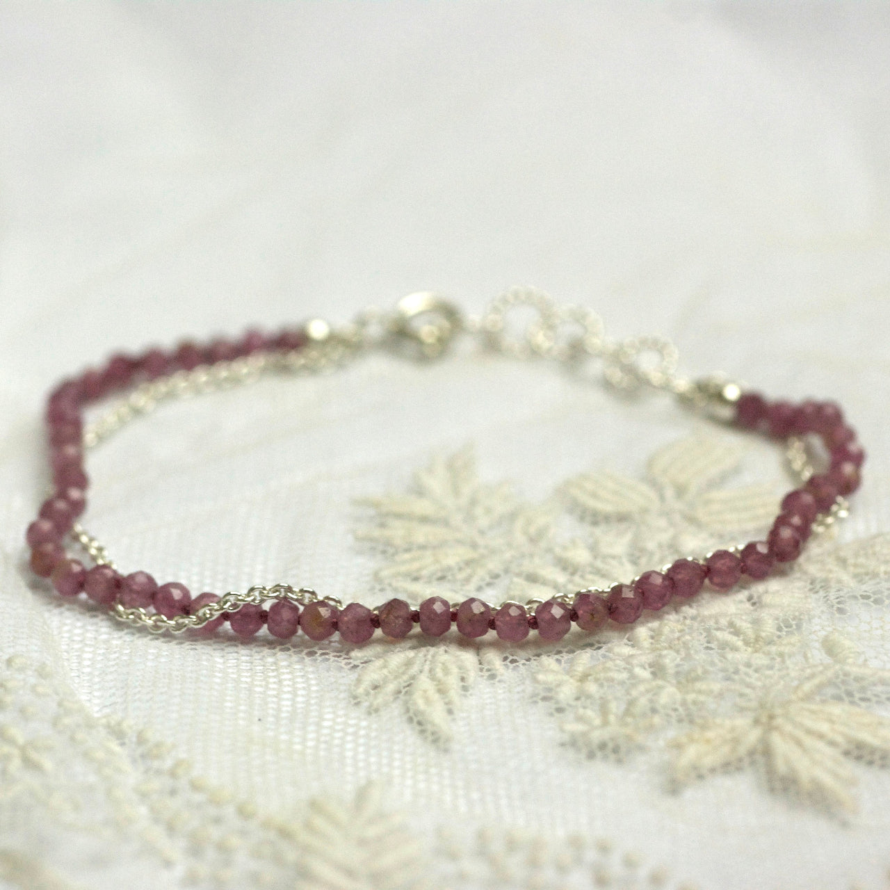 zilveren armband met roze toermalijn, handgemaakt-Hester Zagt