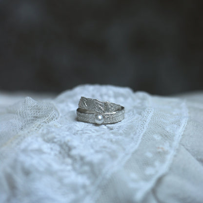 zilveren ring geinspireerd op oud kantwerk-Hester Zagt