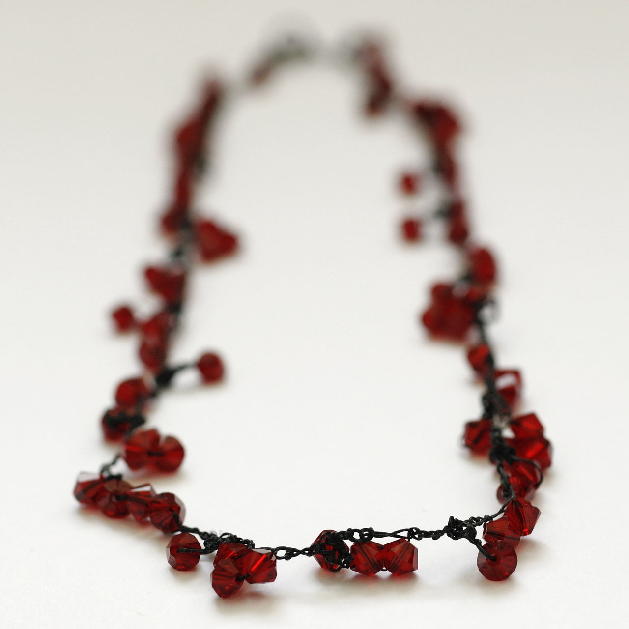 swarovski collier bordeauxrood s55 - Hester Zagt